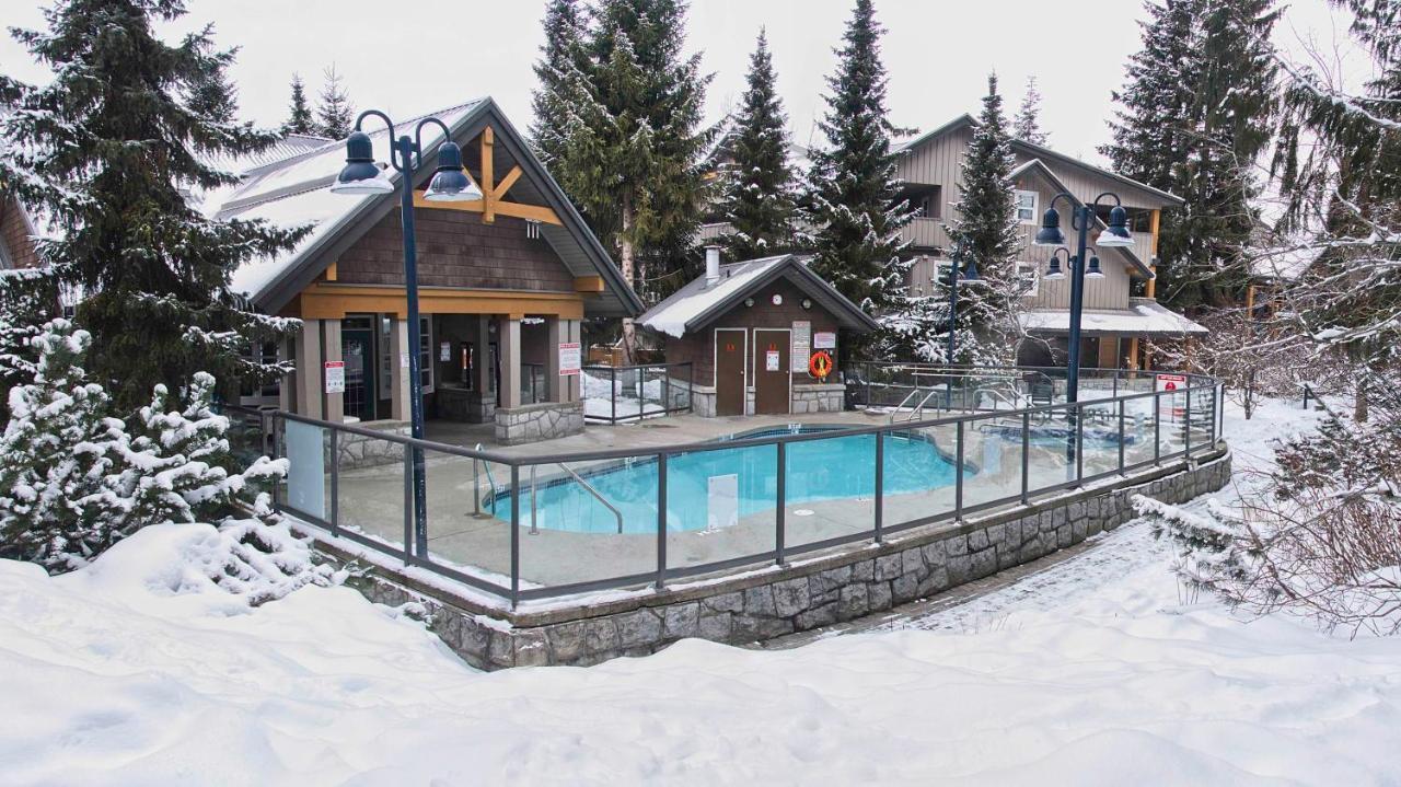 Comfortable Townhouse In Whistler Village W Hot Tub Esterno foto